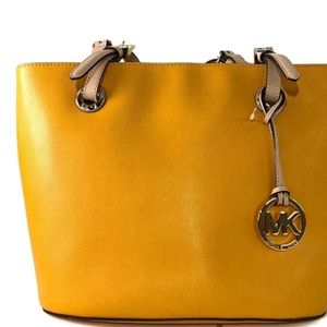 Michael Kors Jet Set Medium Tote